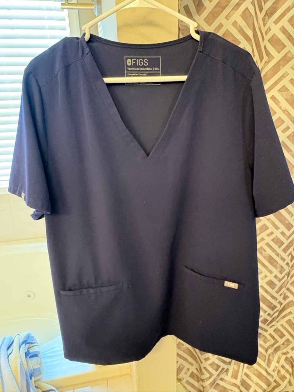 FIGS Casma Scrub Top - XXL